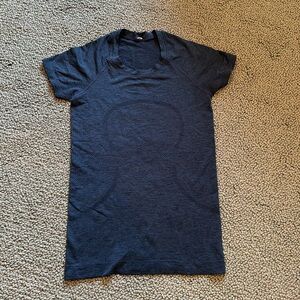 Lululemon Navy swift let tech size 4